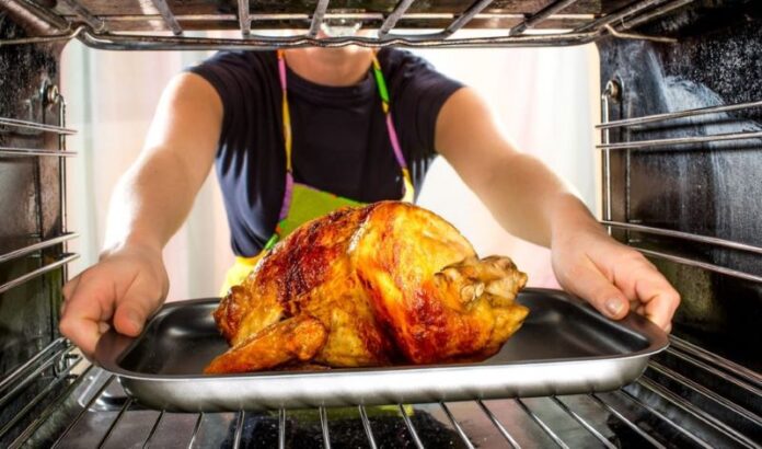Cooking-the-turkey-shutterstock-918x540